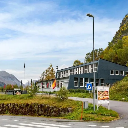 & Resturant Szálloda